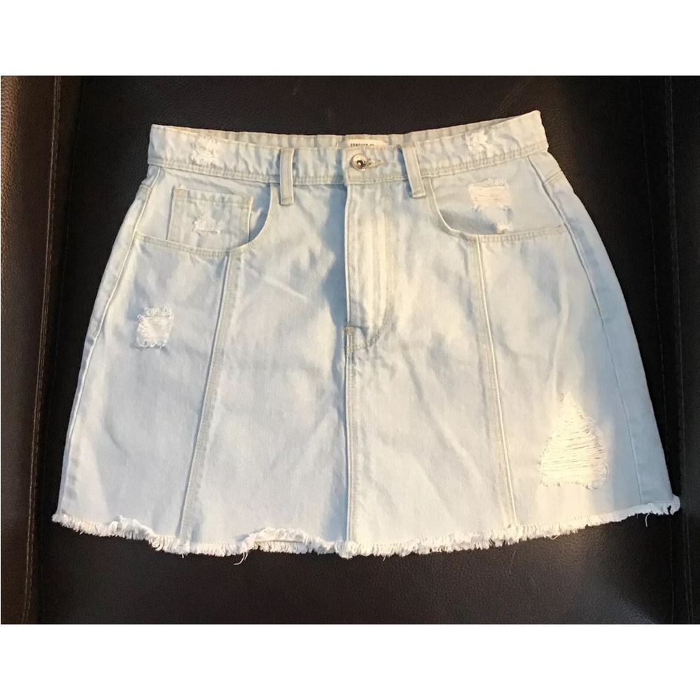 Forever 21 Jean Mini Skirt ~ Size US 30 ~ VGC